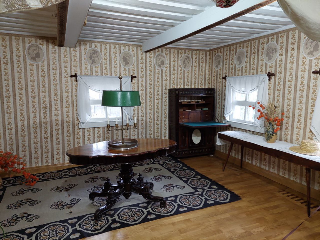 Музей-садиба  Івана Котляревського