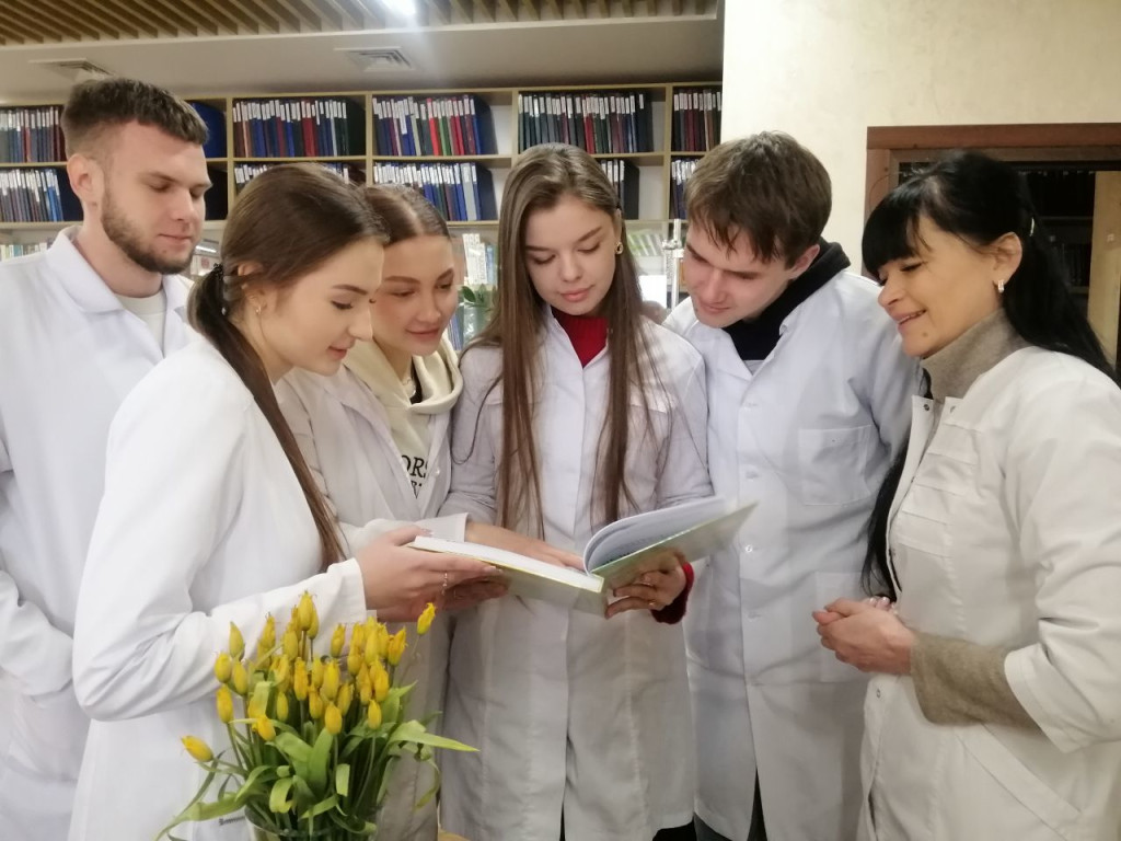 Книга - найкращий помічник здобувача освіти