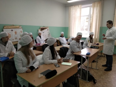 Виховна робота з 13 групою ІІ курсу Куратор Андрій Сухомлин